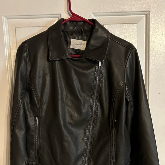 Universal Threads Black Leather Jacket - Picture 4 of 5
